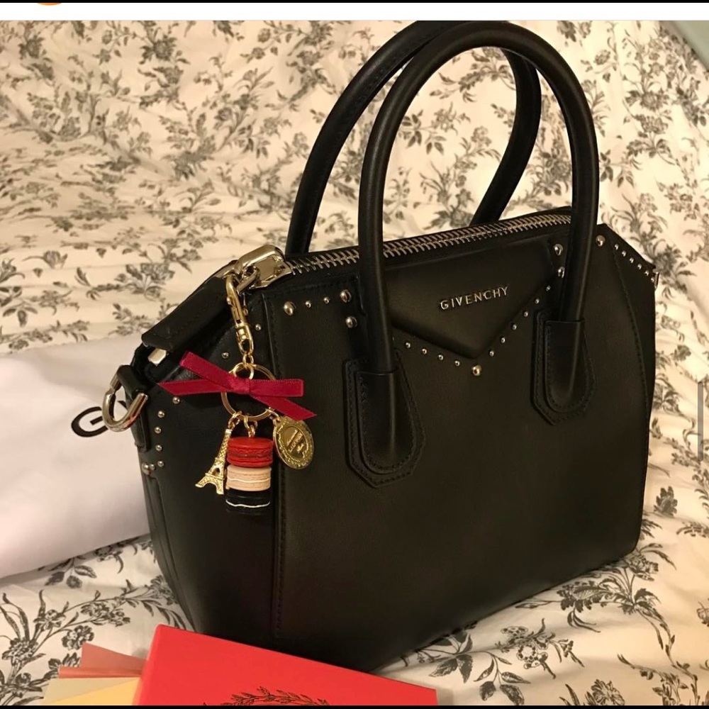 Rare!!! Givenchy Antigona Small- Authentic